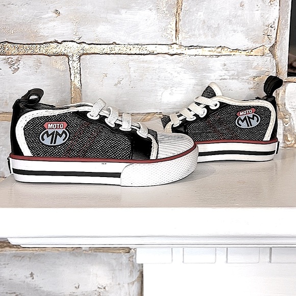 Disney Store Baby Micky Mouse MKY 28 Soft Sneakers, Toddler Size 12-18 Months. - Picture 4 of 7